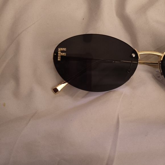 New Oval Black & Gold Sunglasses F Letter Rhinestone Detail Designer Inspired FF - Picture 3 of 9